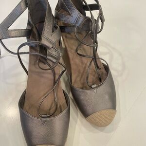 Vionic Metallic Gray Espadrille Sandals